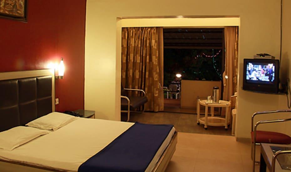 Hotel Anando , Сапутара Екстериор снимка