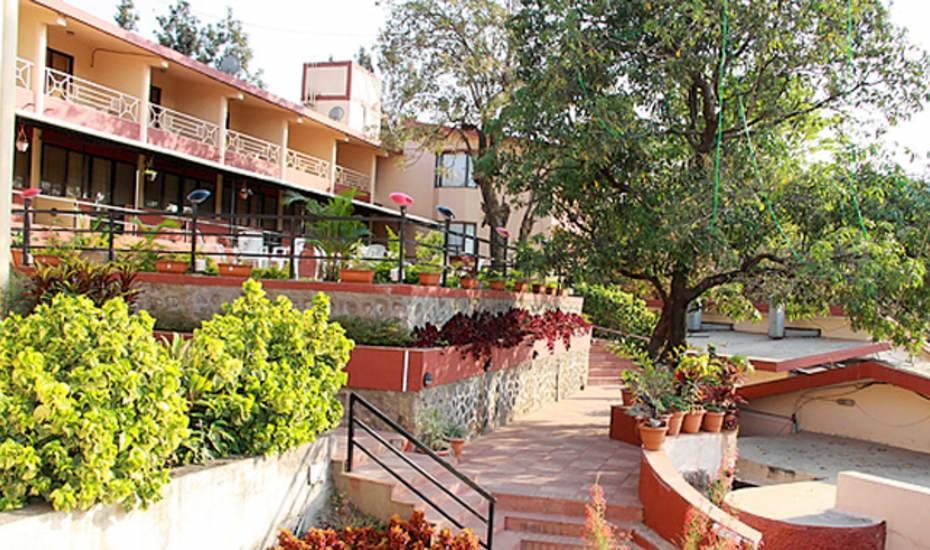 Hotel Anando , Сапутара Екстериор снимка